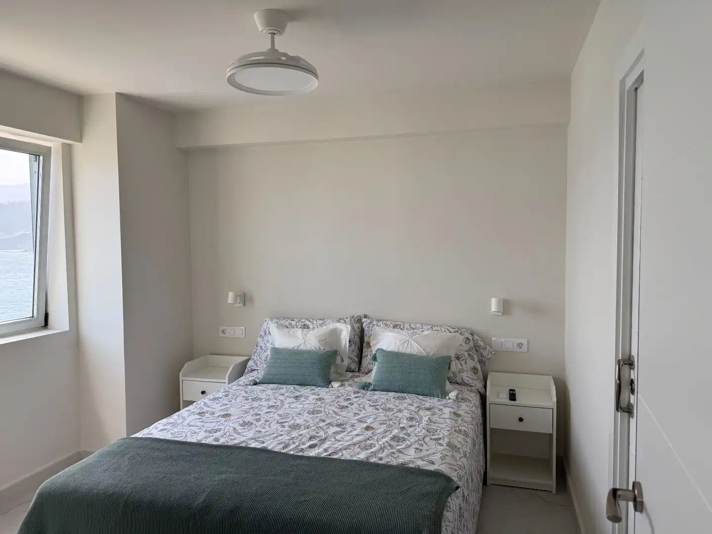 Dormitori de Apartament de lloguer en Puerto de la Cruz amb Terrassa i Balcó