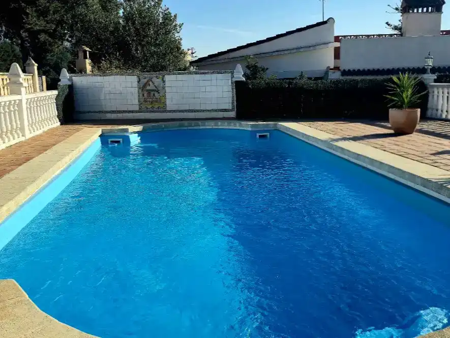 Schwimmbecken von Haus oder Chalet zum Verkauf in Chiva mit Klimaanlage, Schwimmbad und Balkon