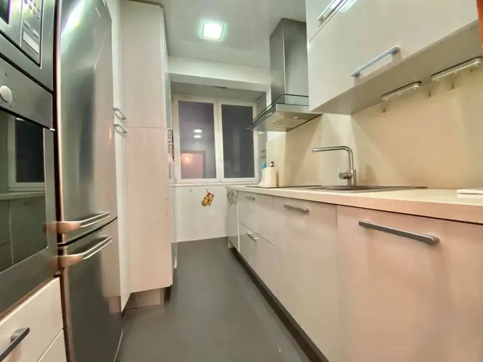 Cocina de Apartamento de alquiler en Madrid con Aire acondicionado, Amueblado y Se aceptan mascotas