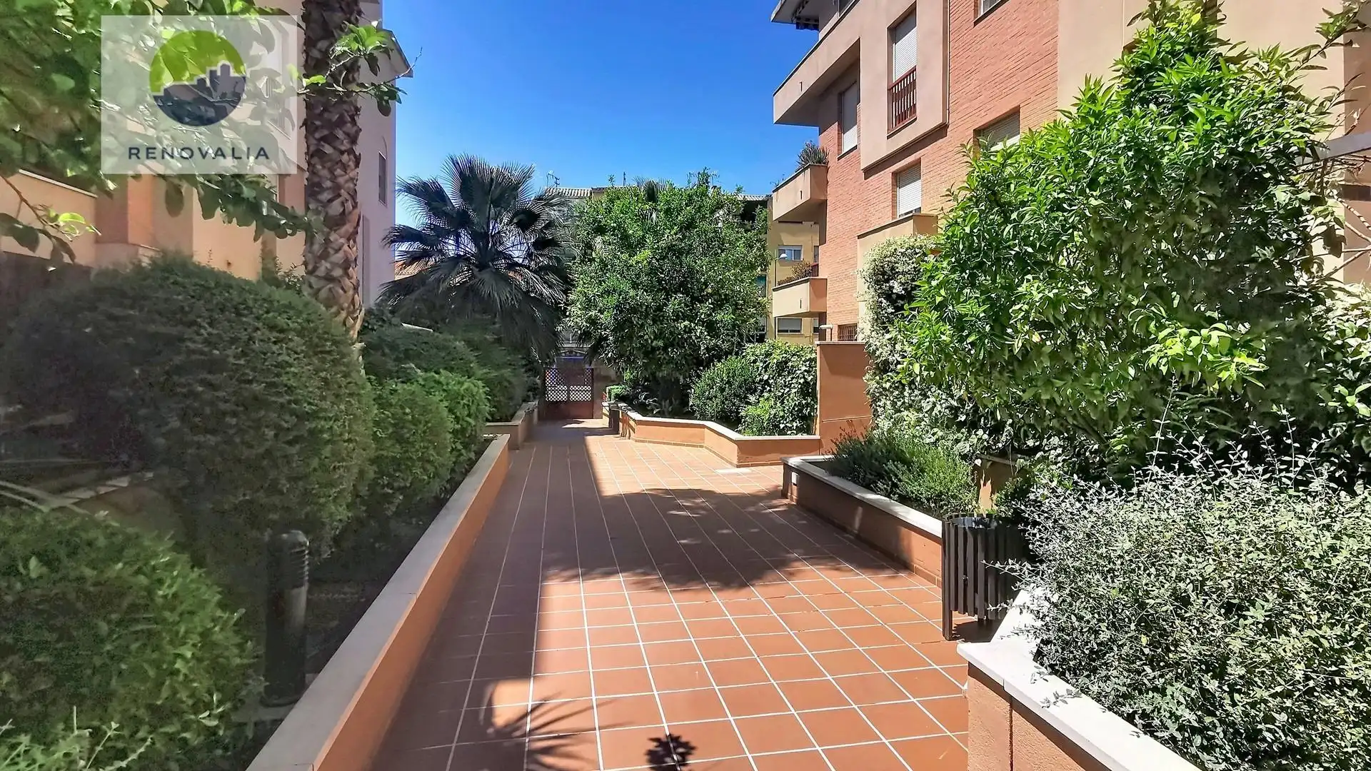 Außenansicht von Wohnung zum Verkauf in Granada mit Klimaanlage, Heizung und Terrasse