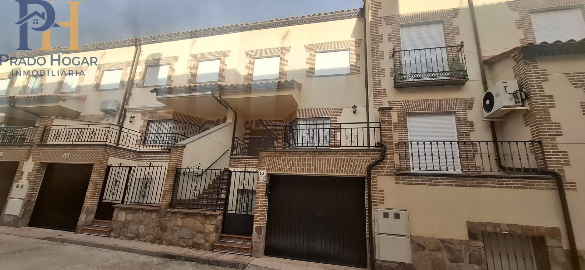 Exterior view of Single-family semi-detached for sale in Navalcán  with Air Conditioner and Heating