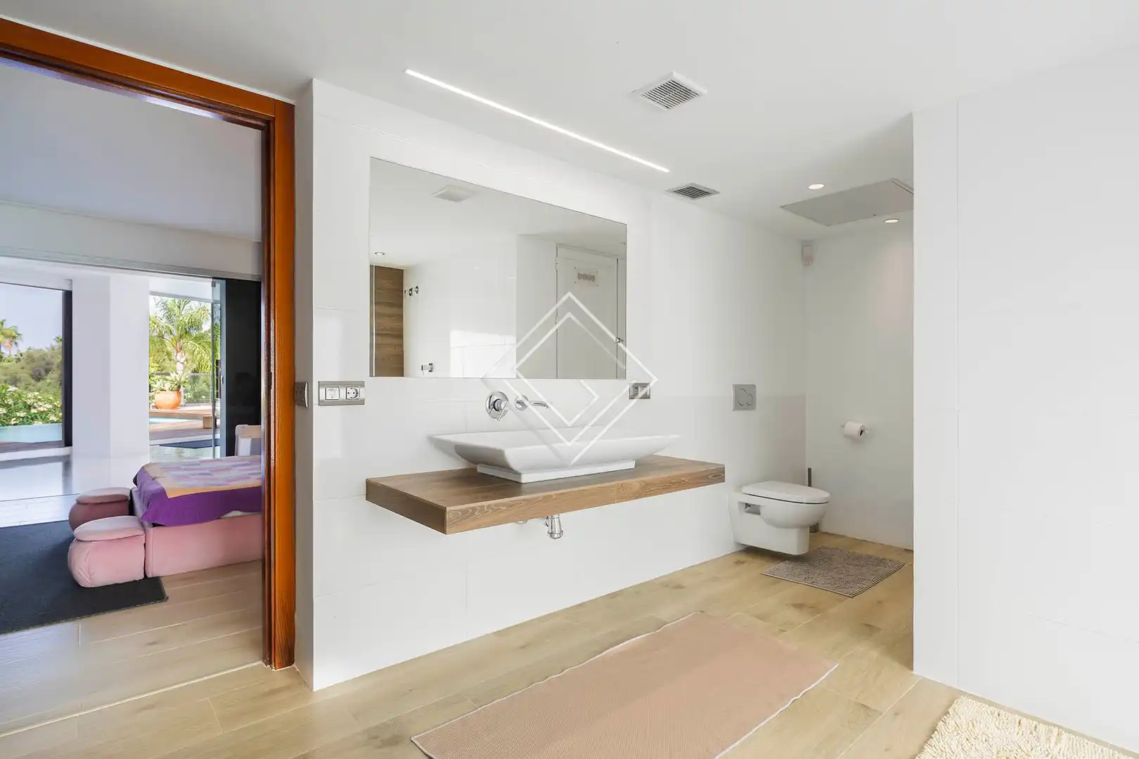 Baño de Casa o chalet de alquiler en Marbella con Aire acondicionado, Calefacción y Jardín privado