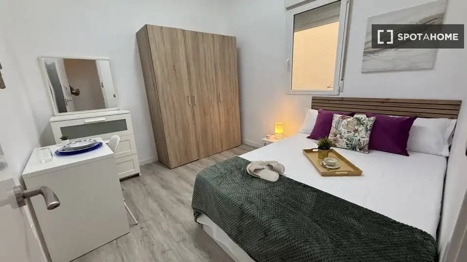 Habitación de Piso de alquiler en Madrid con Aire acondicionado, Calefacción y Amueblado