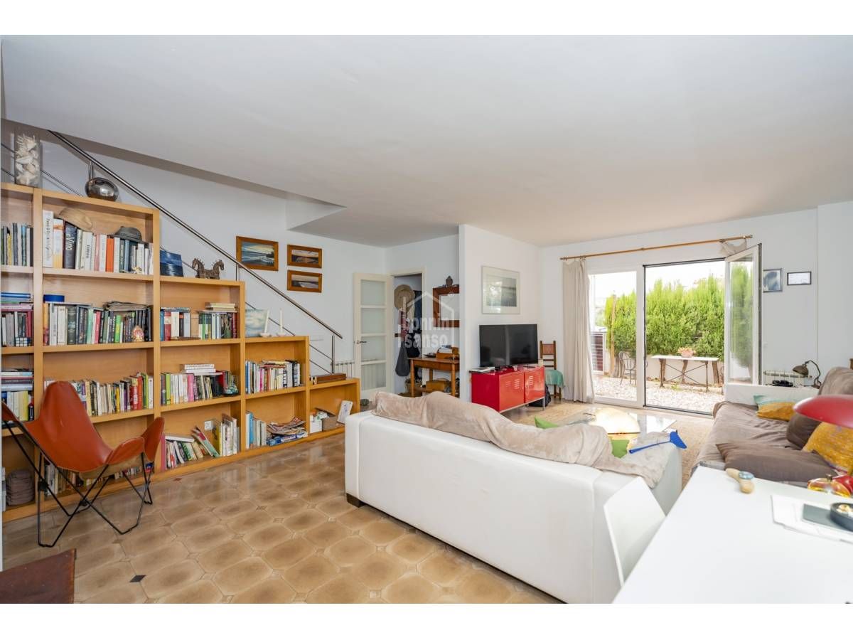 Sala d'estar de Casa o xalet en venda en Maó - Mahón amb Calefacció, Jardí privat i Terrassa
