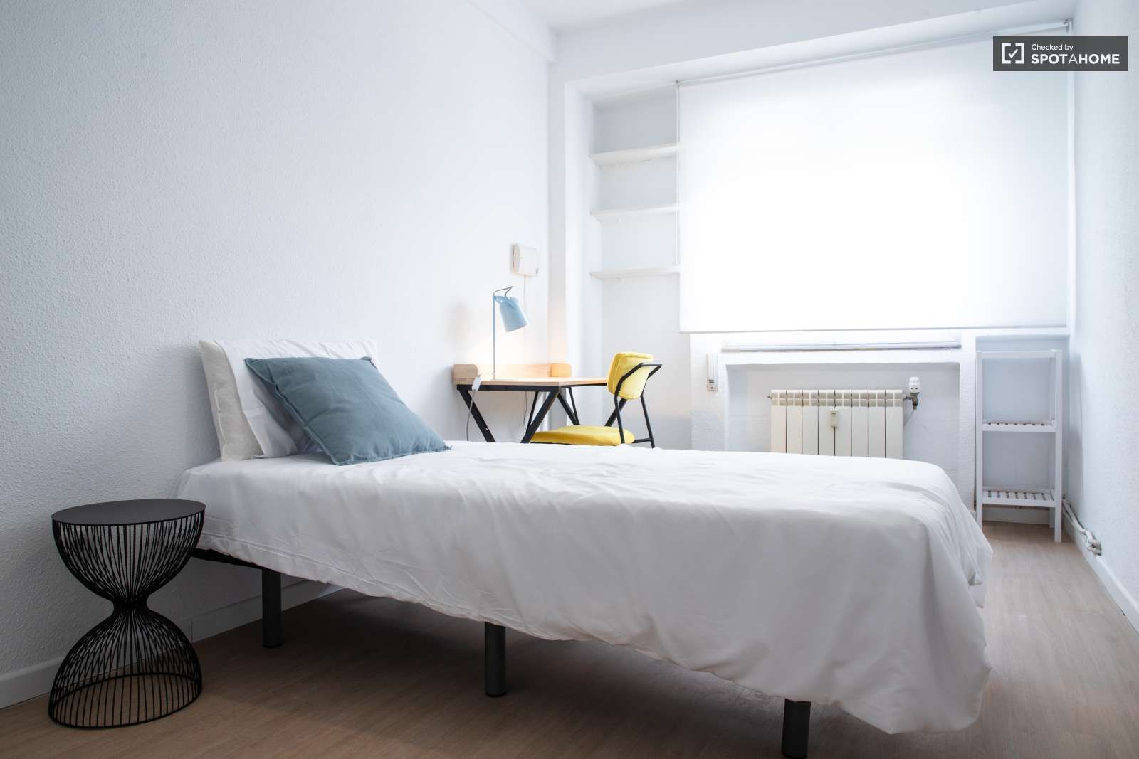 Habitación de Piso para compartir en  Madrid Capital con Aire acondicionado y Terraza