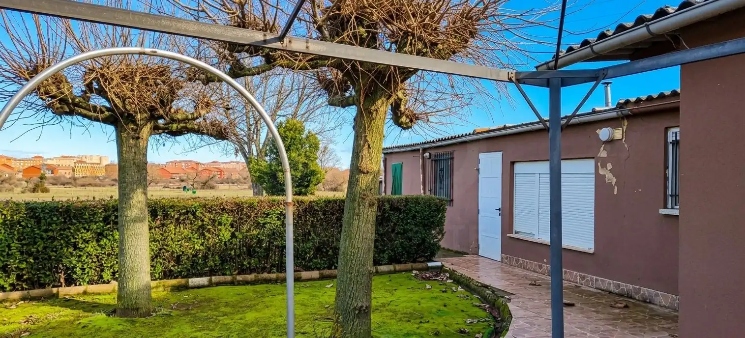 Terreny residencial en venda a Calle De La Fuente 90
