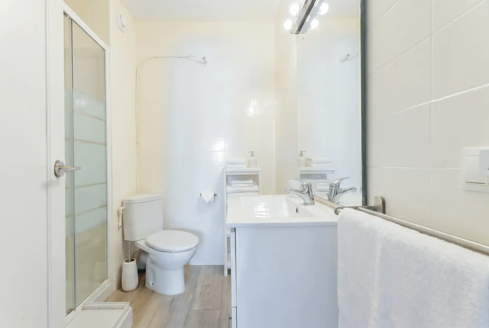 Baño de Piso en venta en Valencia con Calefacción y Balcón