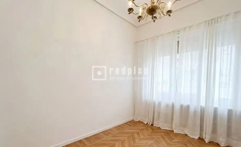 Schlafzimmer von Wohnung zum Verkauf in Madrid mit Klimaanlage, Heizung und Privatgarten