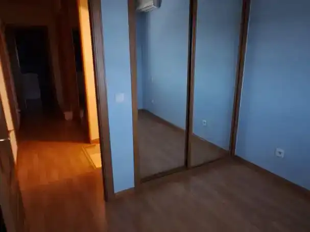 Dormitori de Casa o xalet en venda en Villalbilla amb Aire condicionat, Piscina i Balcó