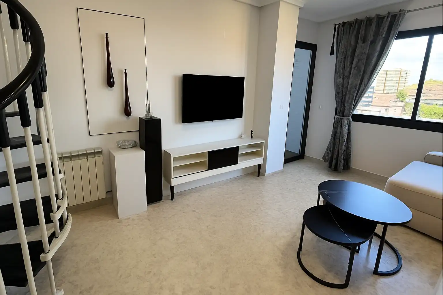 Wohnzimmer von Dachboden zur Miete in Garbinet - Vistahermosa
