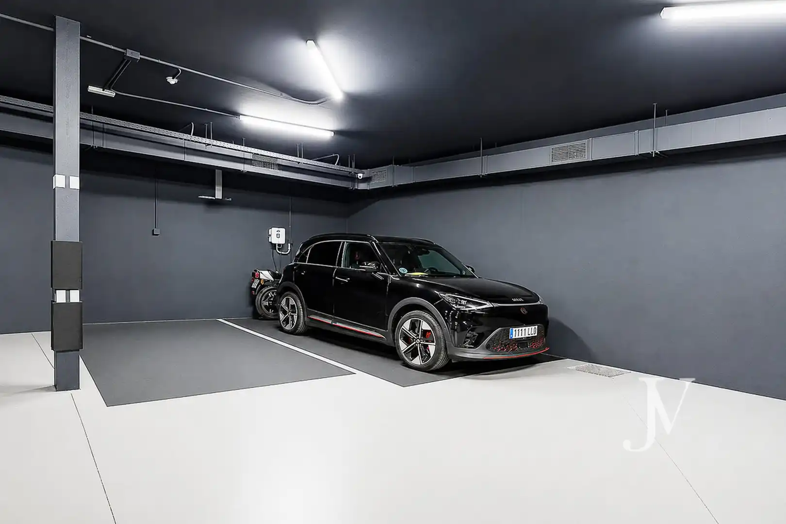 Parking de Ático en venta en Madrid con Aire acondicionado, Calefacción y Jardín privado