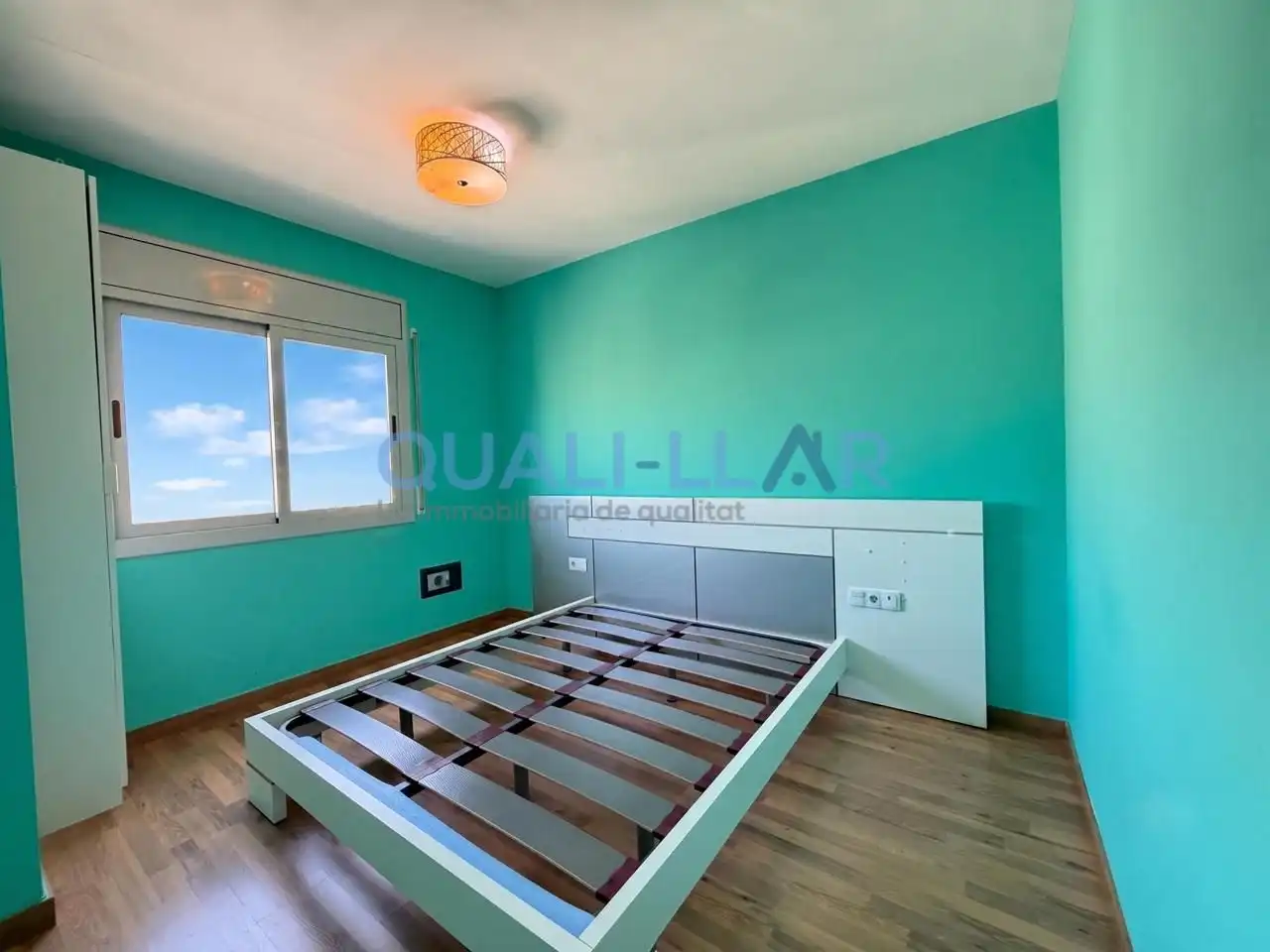 Dormitori de Pis en venda en Sant Feliu de Llobregat amb Aire condicionat, Parquet i Traster