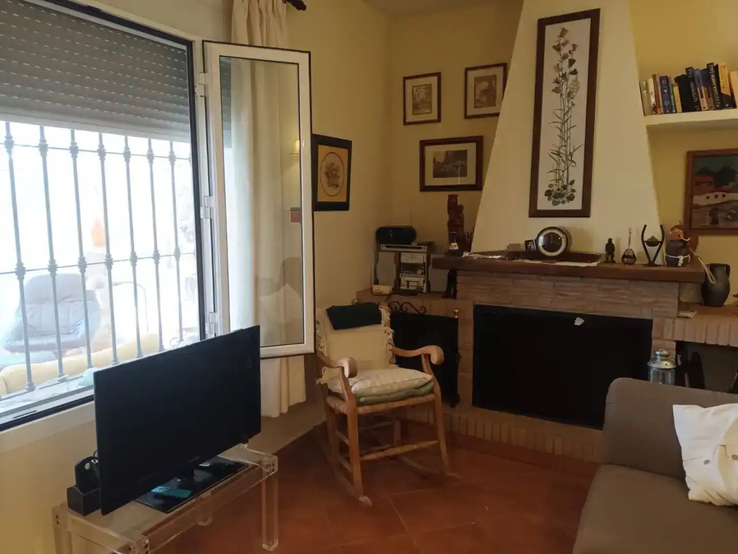 Sala d'estar de Finca rústica en venda en Yunquera amb Piscina