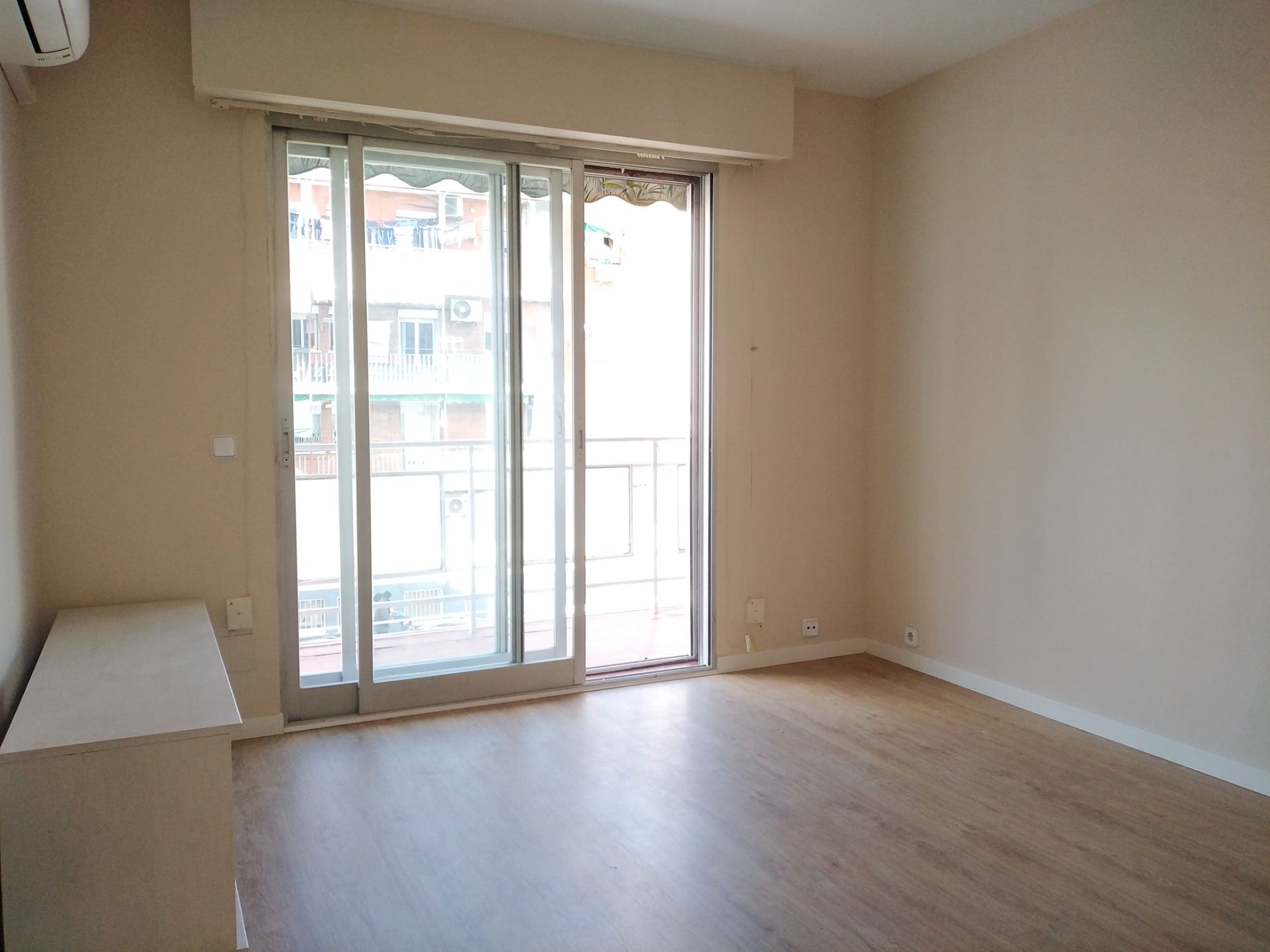 Dormitori de Apartament en venda en  Madrid Capital amb Aire condicionat, Calefacció i Terrassa