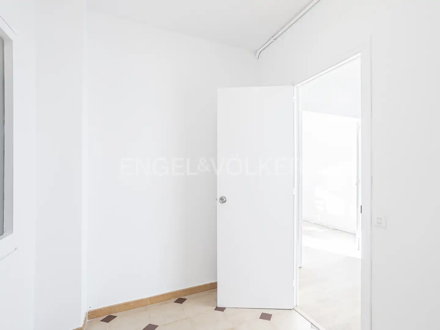 Piso de alquiler en Barcelona con Calefacción, Parquet y Balcón