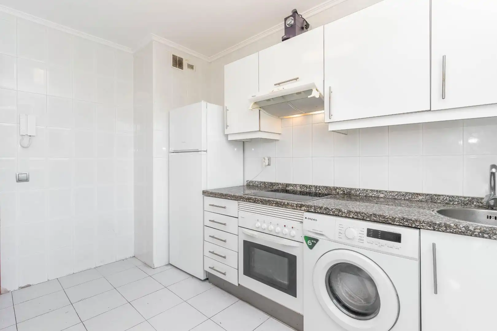 Cocina de Piso en venta en Llanera con Calefacción, Trastero y Amueblado