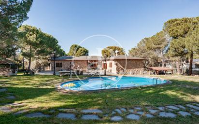 Jardí de Casa o xalet en venda en Boadilla del Monte amb Calefacció, Jardí privat i Piscina