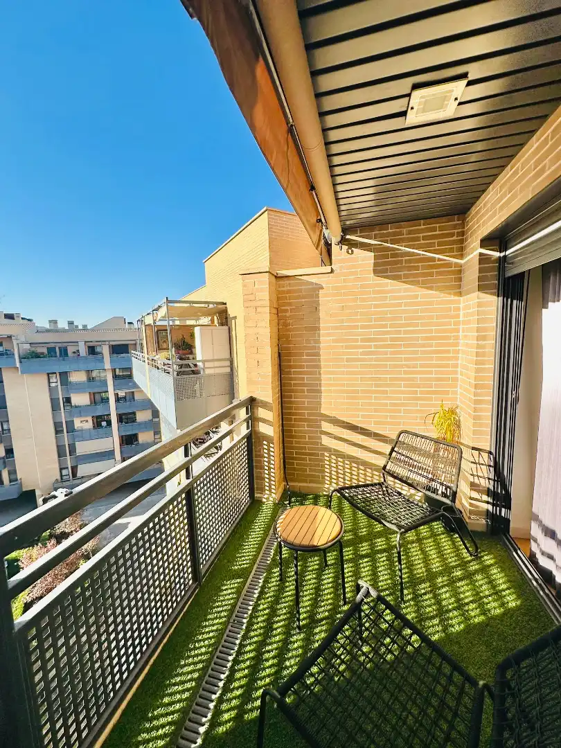 Balcony of Attic for rent in Granada  with Air Conditioner, Heating and Parquet flooring