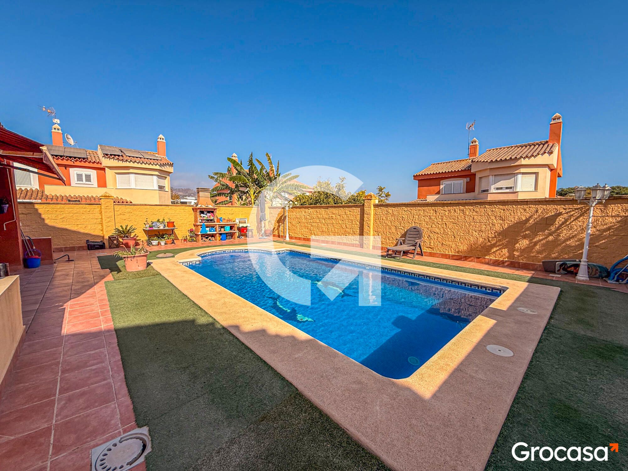 Vista exterior de Casa o xalet en venda en Vélez-Málaga amb Jardí privat, Terrassa i Traster