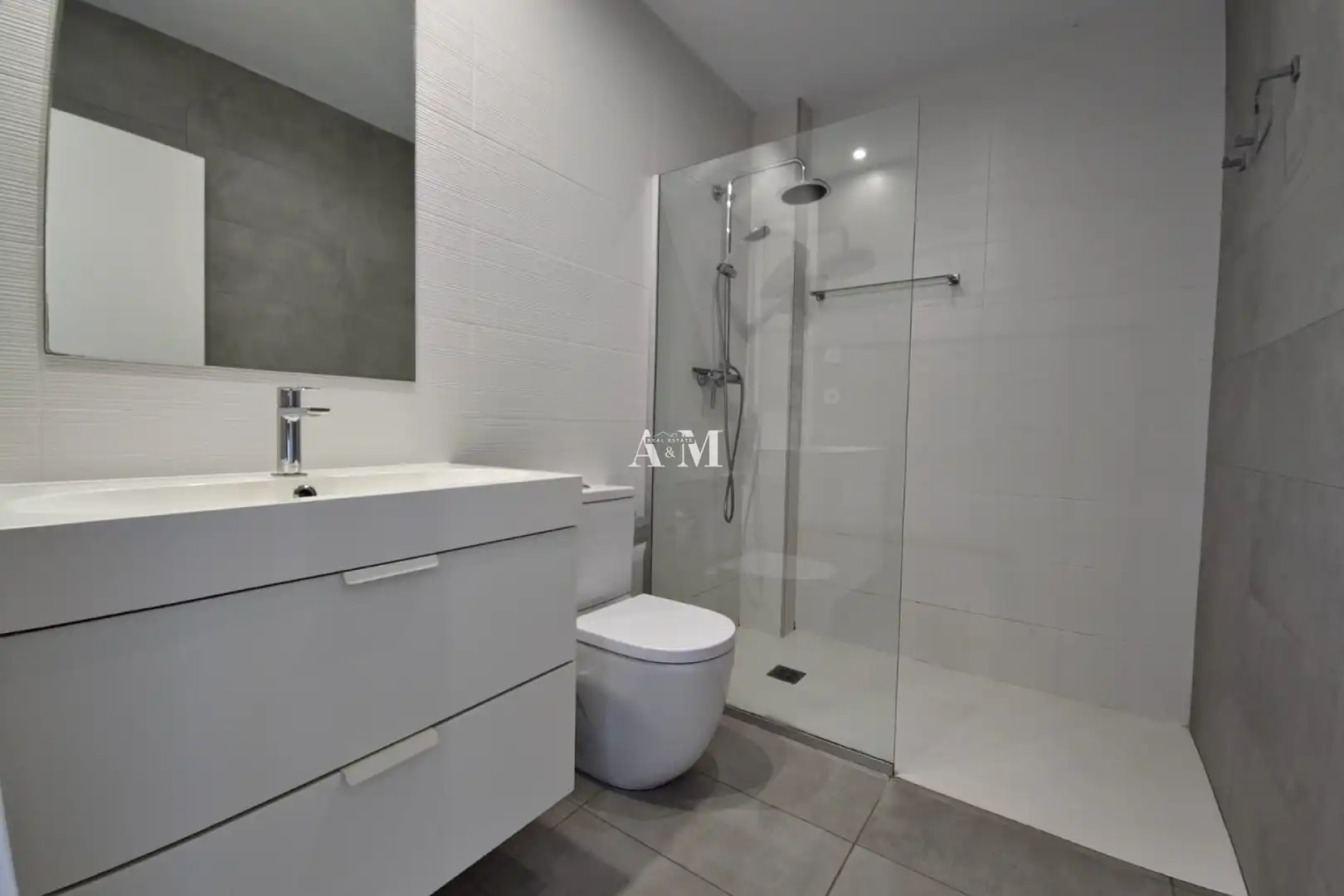 Badezimmer von Haus oder Chalet zur Miete in Dolores mit Heizung, Privatgarten und Terrasse