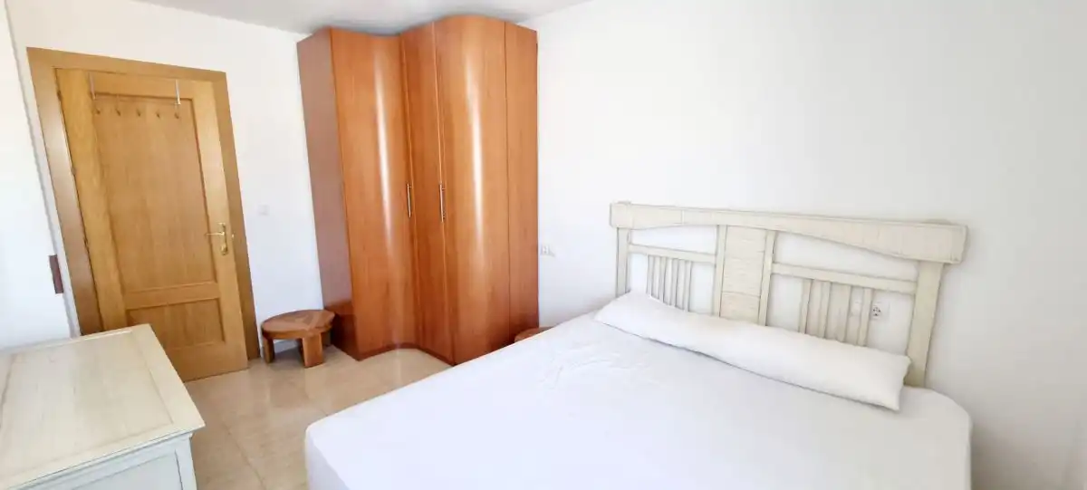 Dormitori de Apartament de lloguer en Águilas amb Terrassa i Moblat