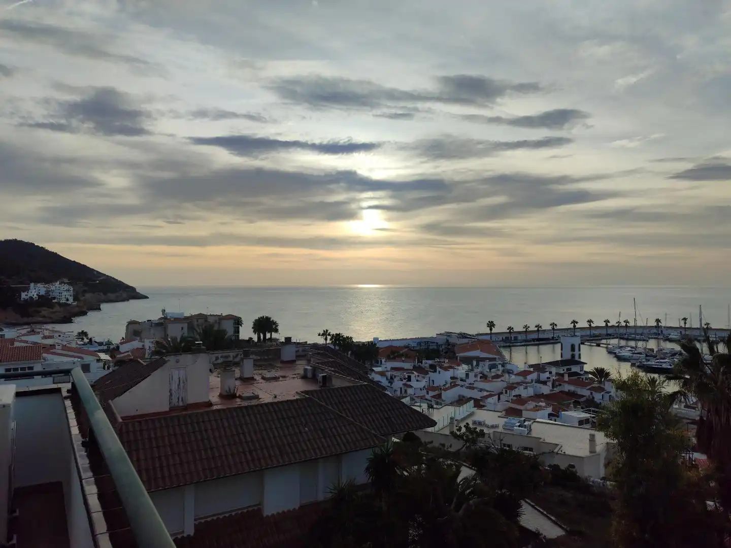 Außenansicht von Wohnung zur Miete in Sitges mit Klimaanlage, Privatgarten und Terrasse