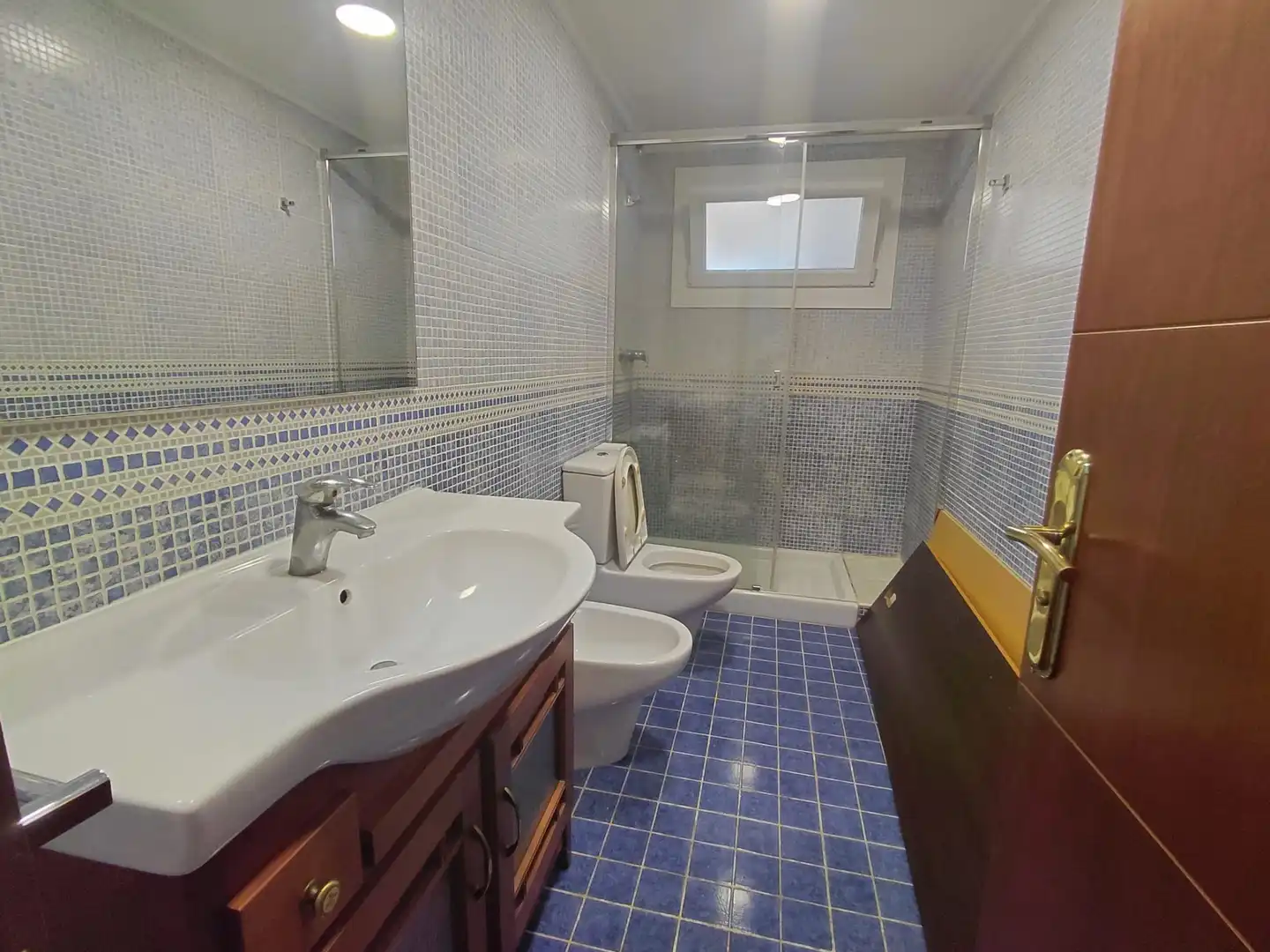 Baño de Piso en venta en Vilagarcía de Arousa con Calefacción, Parquet y Trastero