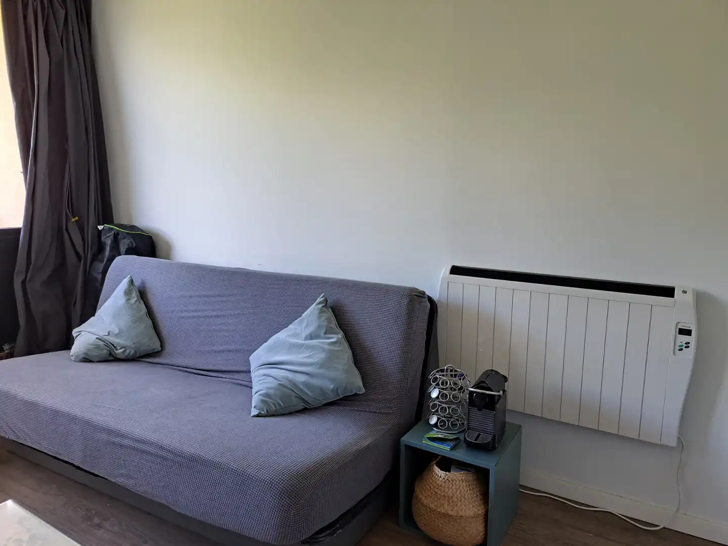 Sala d'estar de Apartament en venda en Saint - Pierre - dels - Forcats amb Terrassa i Moblat