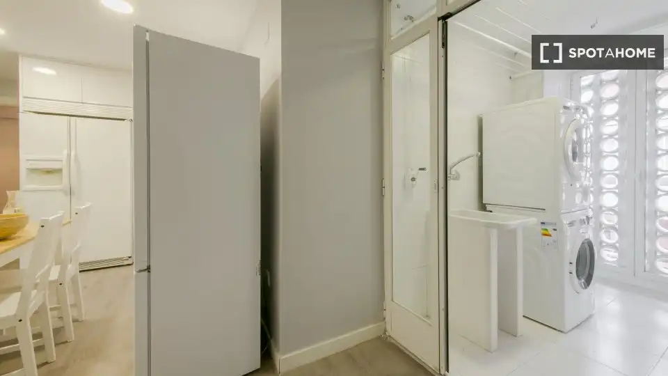 Bedroom of Flat for rent in Madrid  with Air Conditioner, Heating and Furnished