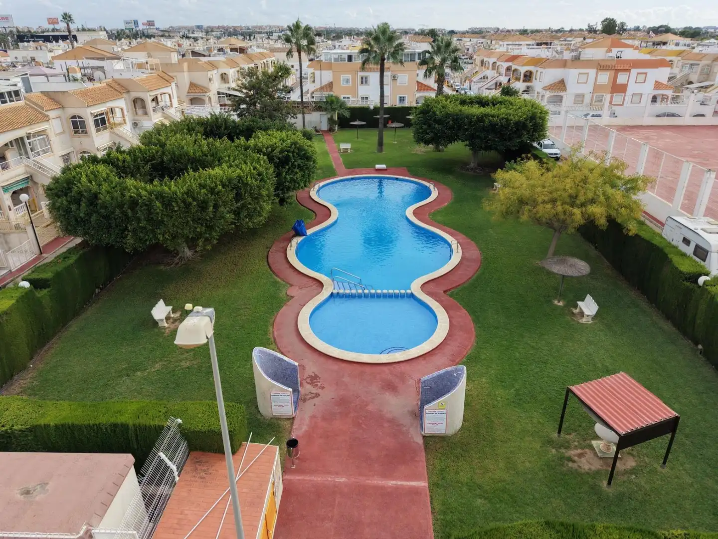 Piscina de Casa o xalet en venda en Torrevieja amb Aire condicionat, Piscina i Moblat