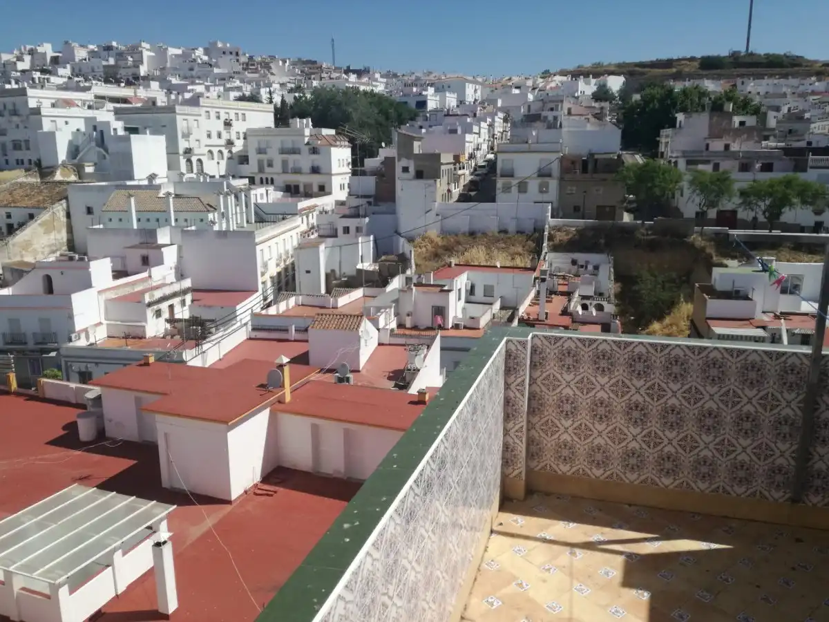 Vista exterior de Casa o xalet en venda en Arcos de la Frontera amb Aire condicionat, Terrassa i Traster