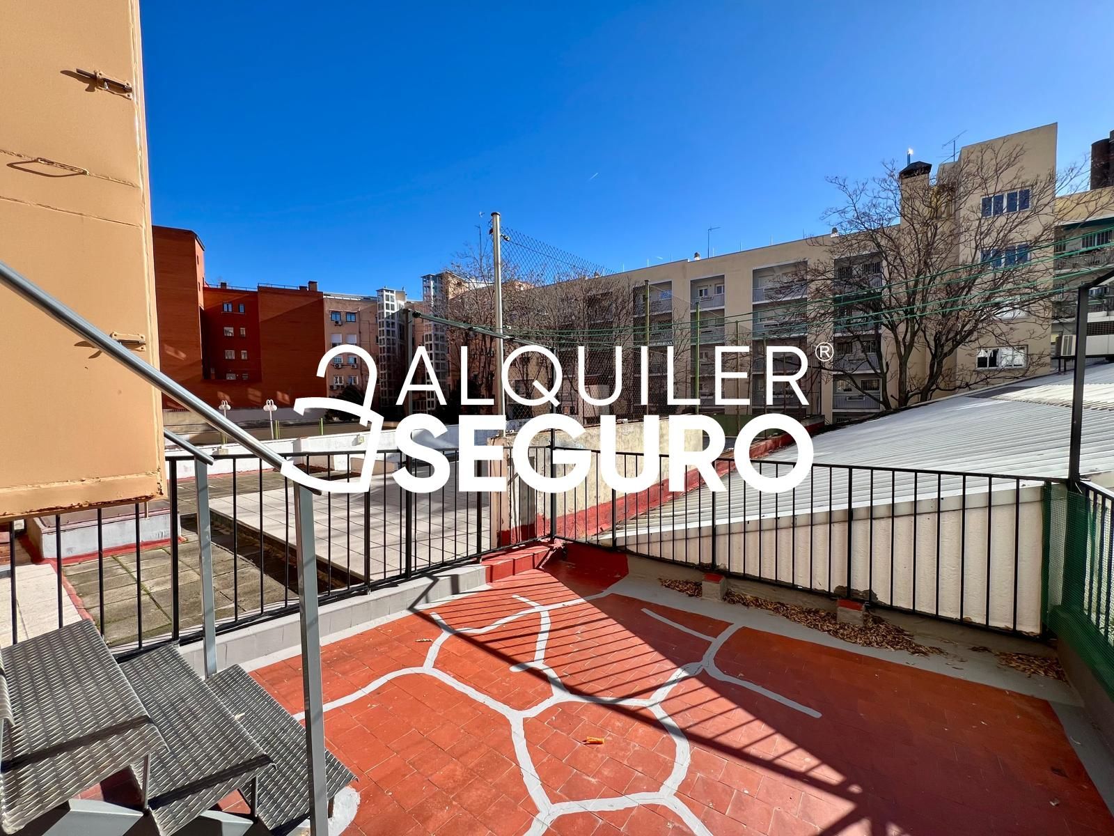 Vista exterior de Pis de lloguer en  Madrid Capital amb Aire condicionat, Calefacció i Terrassa