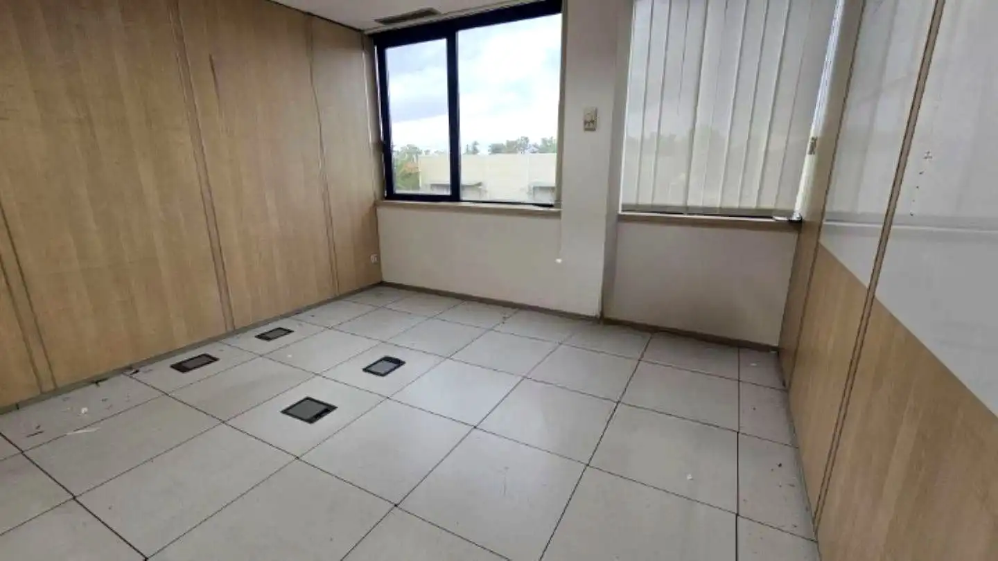 Bureau avec ascenseur à louer à Trópico, imagen 12