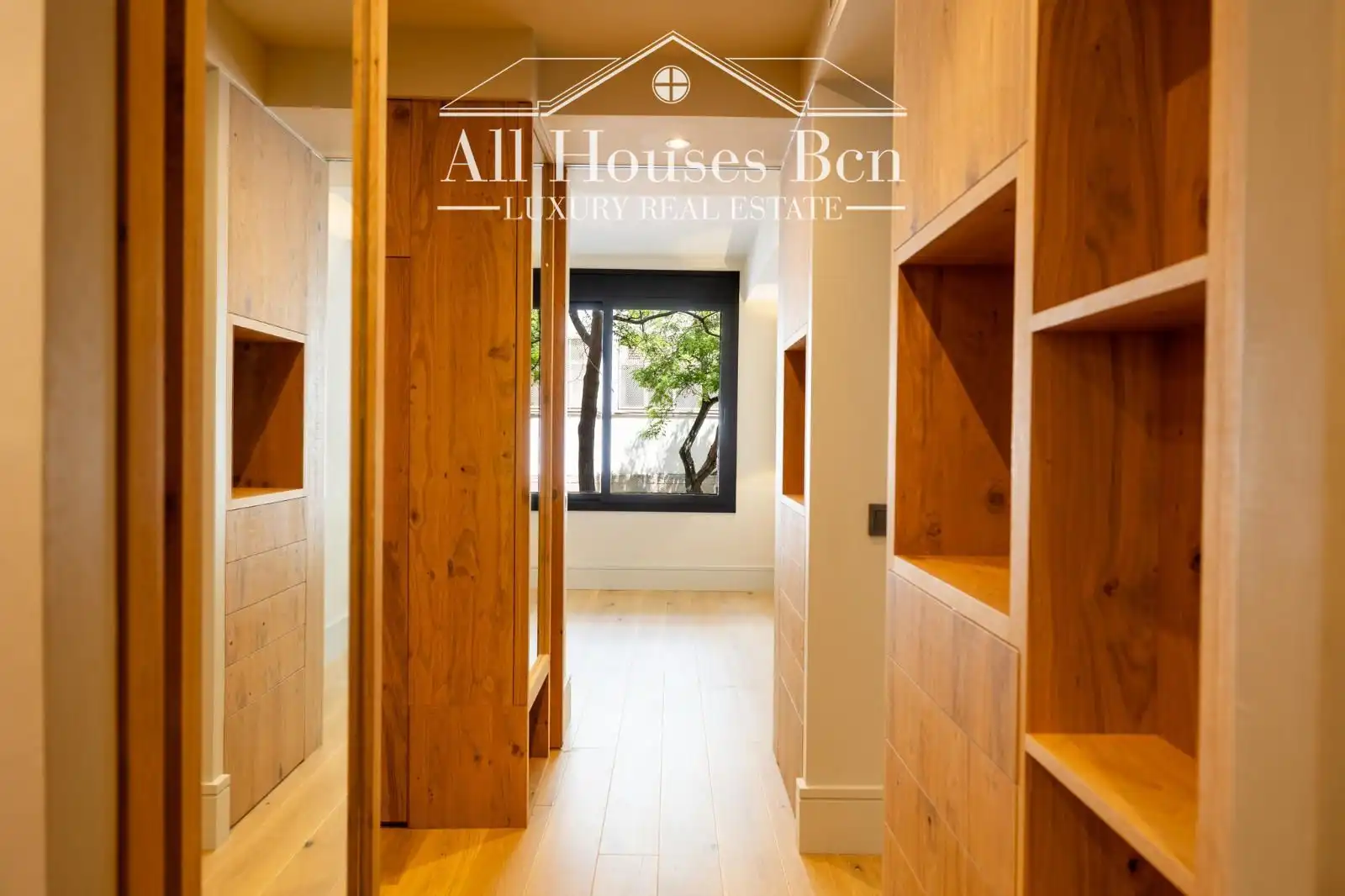 Flat for sale in Barcelona  with Air Conditioner, Heating and Parquet flooring