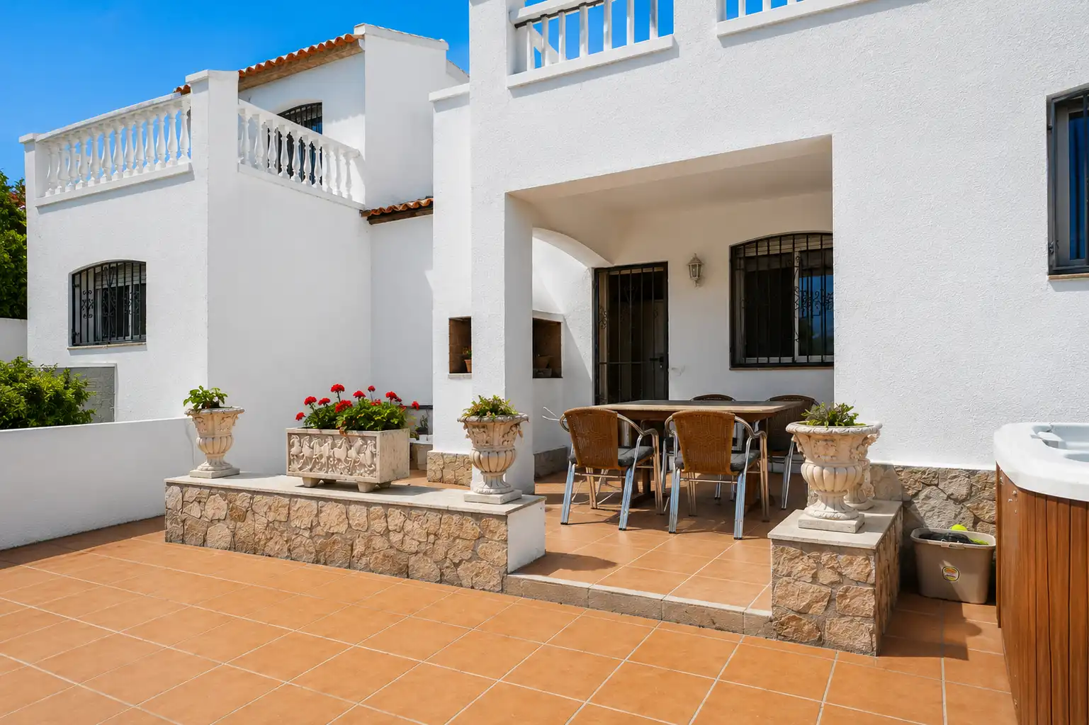Casa amb piscina en venda a Carrer d'Alfons I, imagen 5