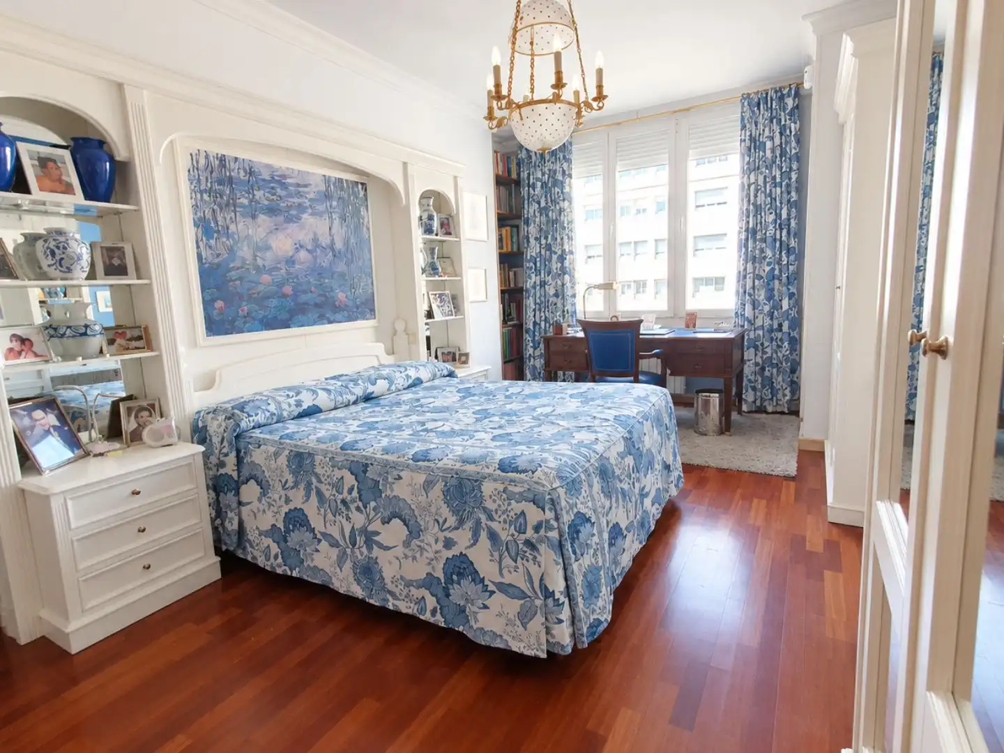 Bedroom of Flat for sale in  Madrid Capital  with Air Conditioner