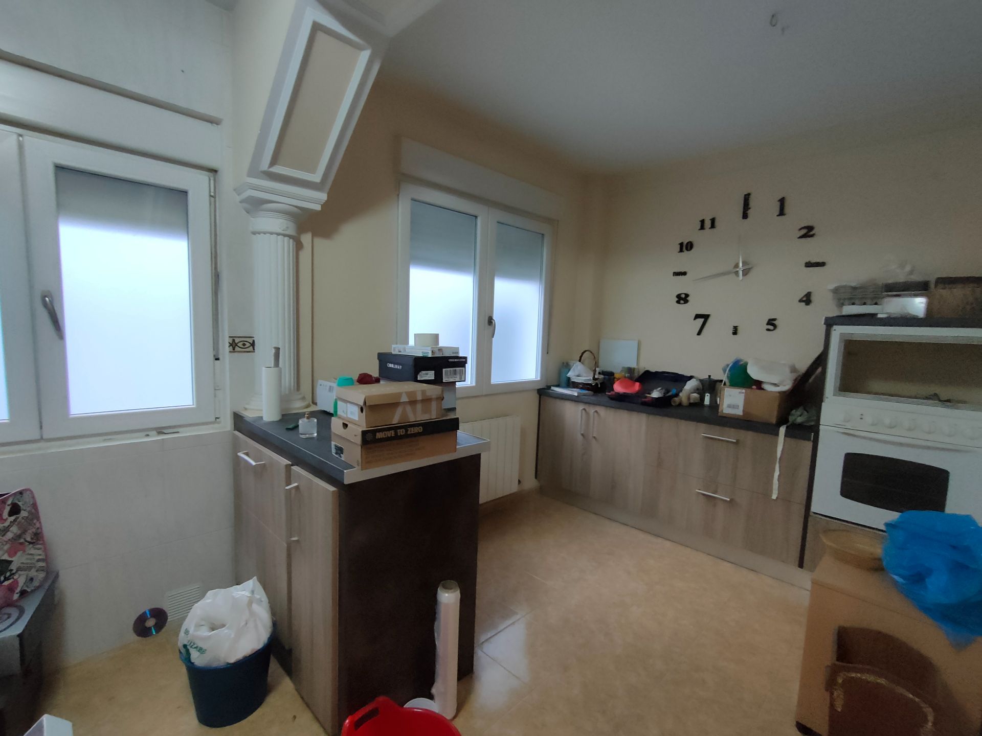Kitchen of Apartment for sale in Benavente  with Heating, Parquet flooring and Furnished