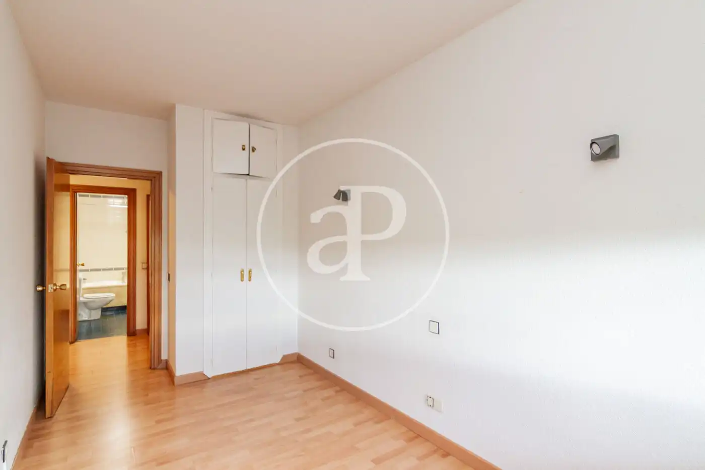Habitación de Piso en venta en Madrid con Calefacción, Jardín privado y Terraza