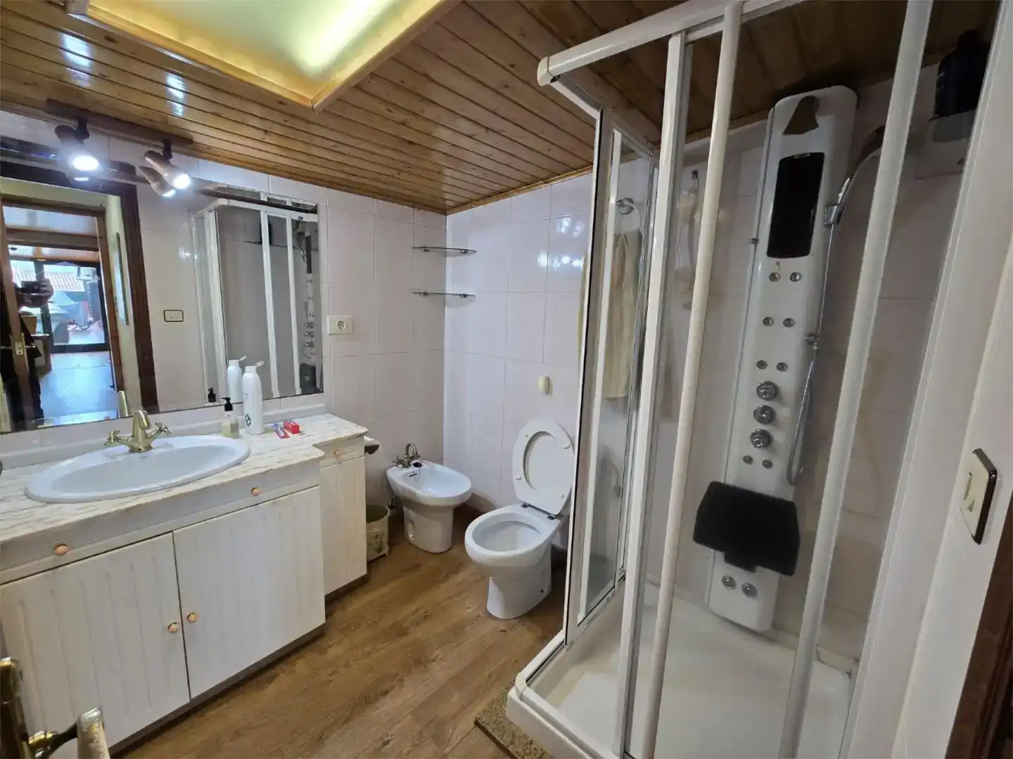 Bathroom of Flat for sale in Oleiros  with Private garden, Furnished and Balcony