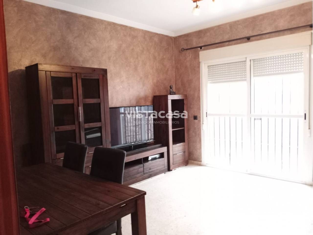 Sala d'estar de Casa adosada de lloguer en Mairena del Alcor amb Aire condicionat, Terrassa i Moblat