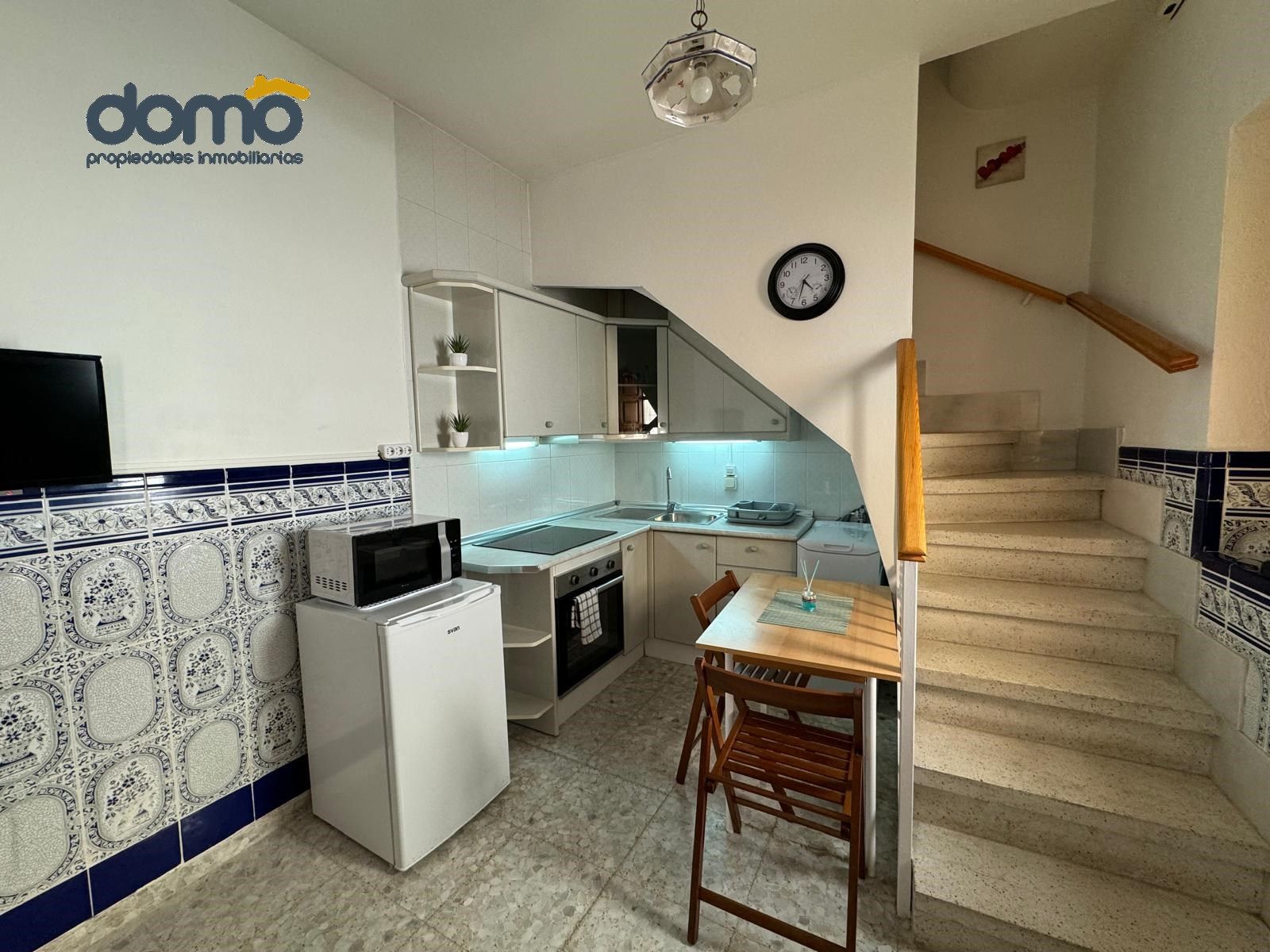 Cuina de Casa adosada de lloguer en  Almería Capital amb Aire condicionat, Moblat i Rentadora