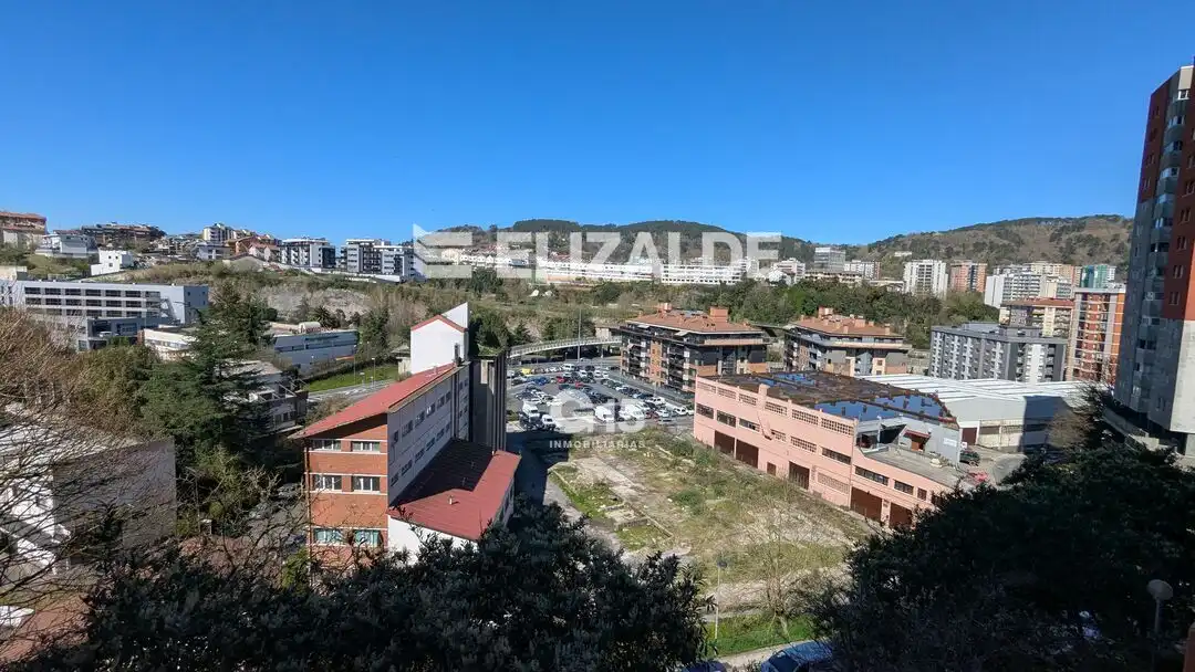 Pis amb terrassa en venda a Txirrita Bertsolaria PasealeKua, imagen 21