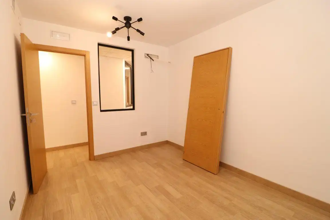 Office for rent in Alhaurín El Grande  with Air Conditioner and Furnished