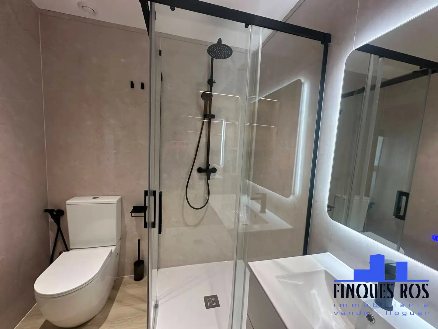 Bathroom of Flat for sale in Vinaròs  with Air Conditioner, Heating and Terrace