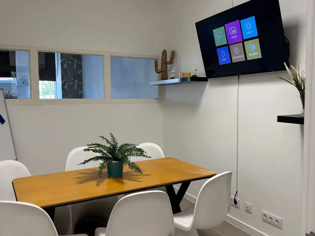 Office for rent in Fuenlabrada  with Air Conditioner, Heating and Furnished