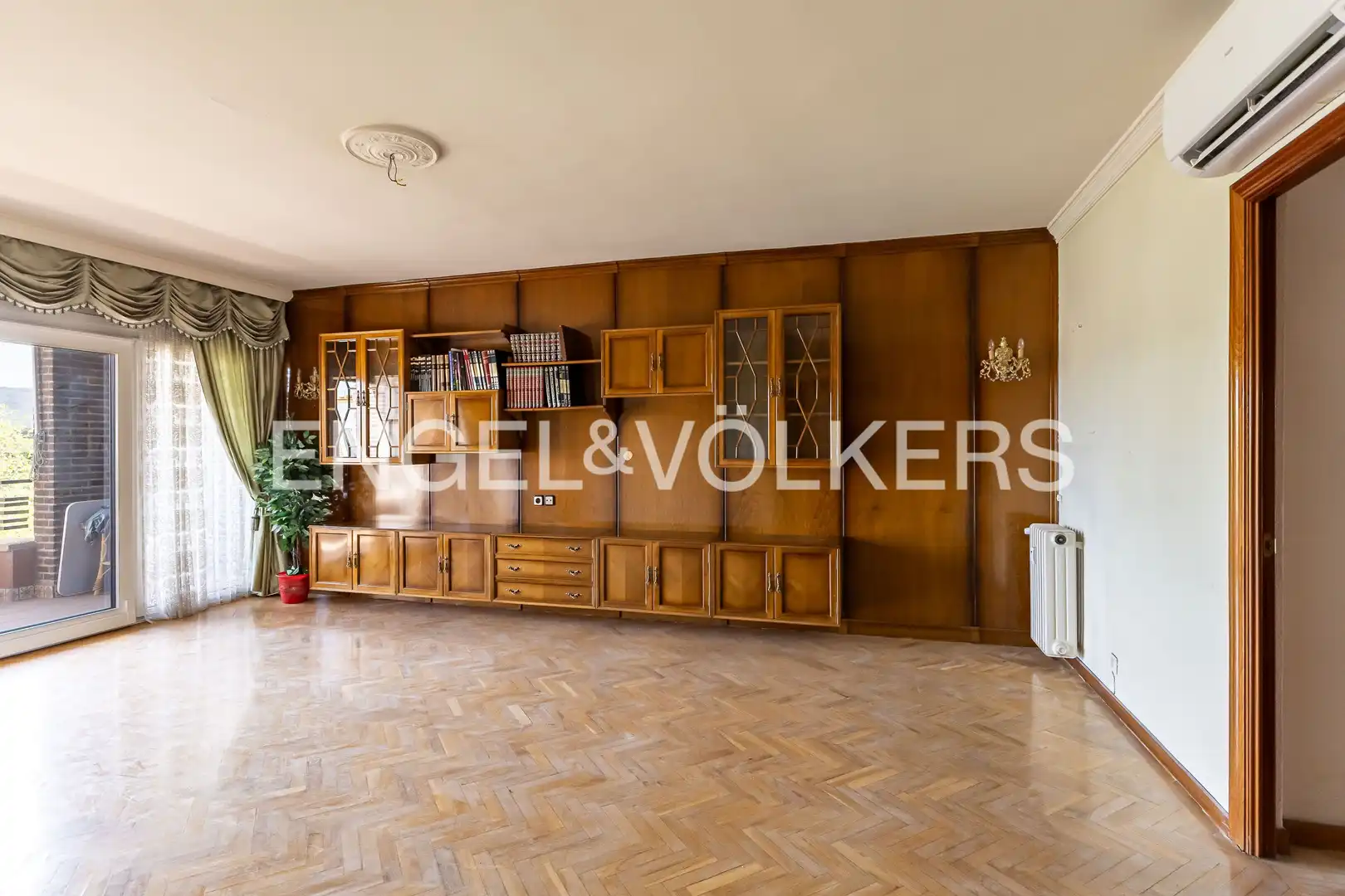Sala d'estar de Pis en venda en Guadalajara amb Aire condicionat, Calefacció i Parquet