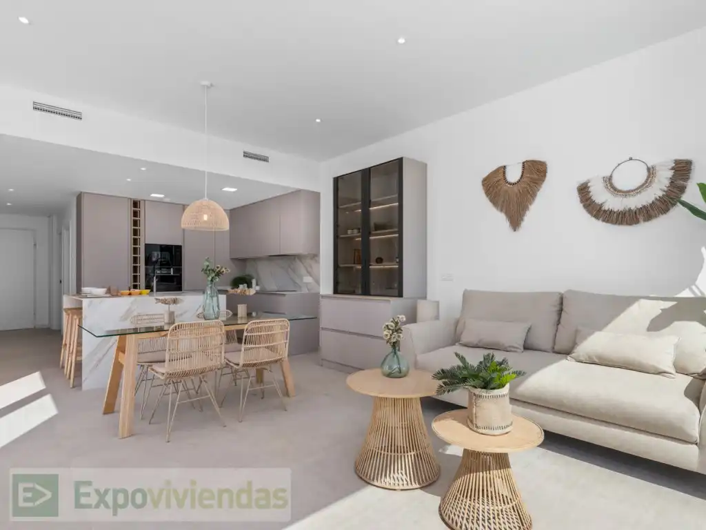 House with pool for sale in Calle Infanta Cristina