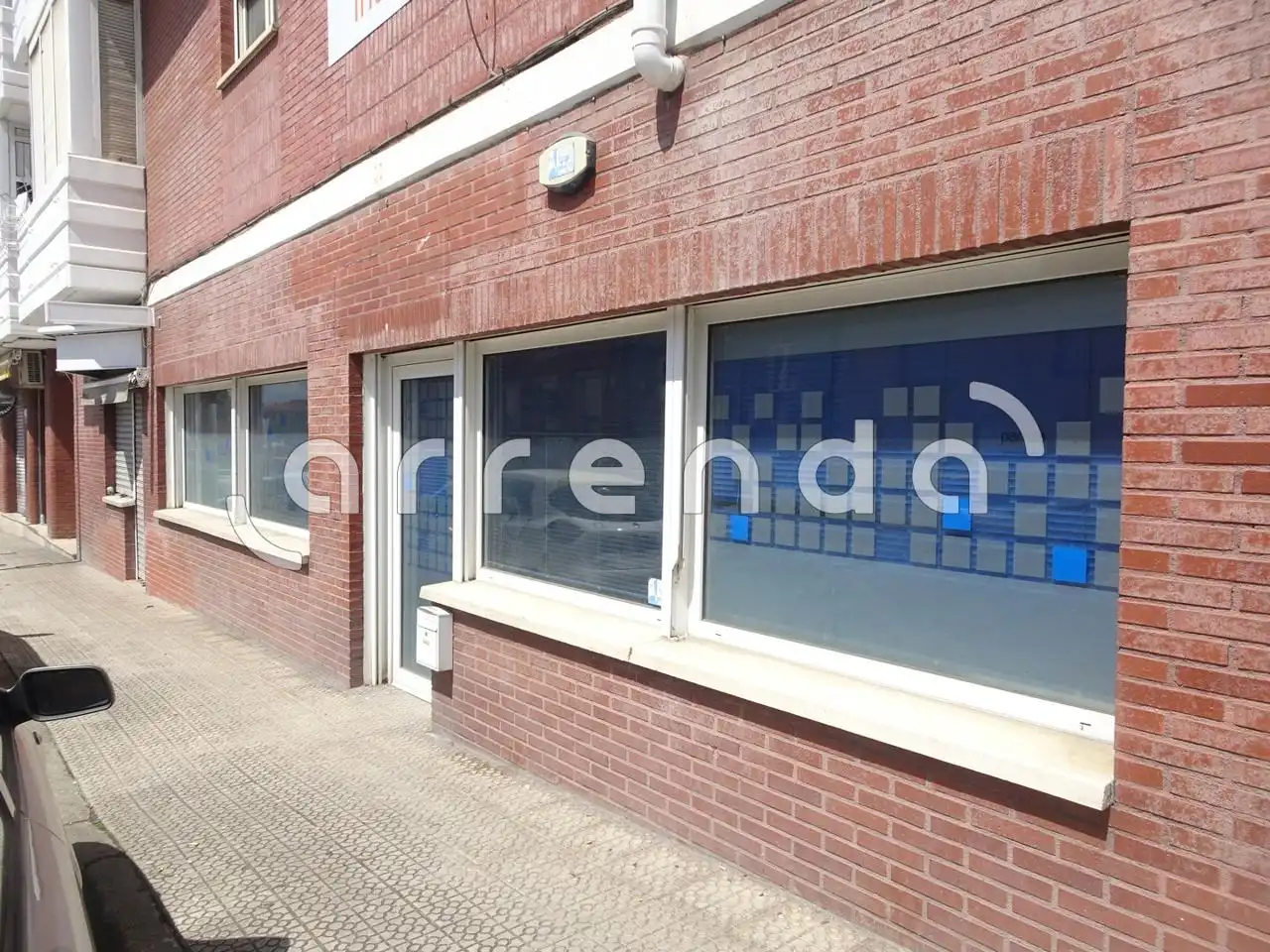 Locale commerciale in affitto a Juan Guerrero Urreisti