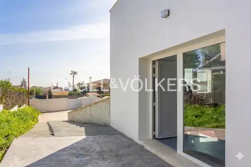 Terrassa de Casa o xalet en venda en Tomares amb Aire condicionat, Calefacció i Jardí privat