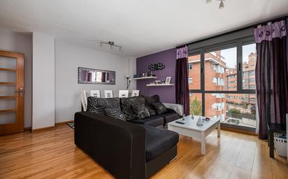 Living room of Flat for sale in  Madrid Capital